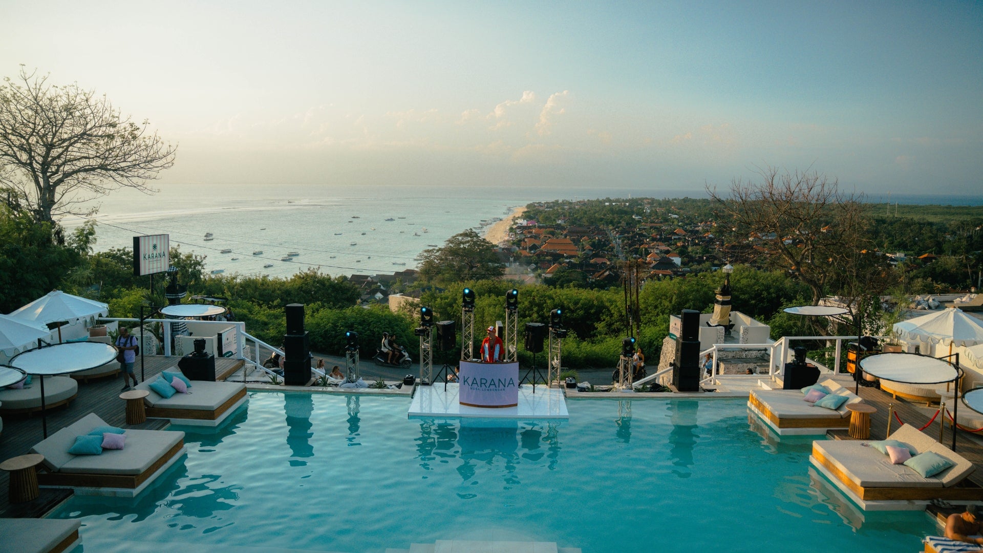Karana Live DJ set over the pool with view - best Pool Club in Nusa Lembongan